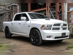 Dodge Ram 1500 - Sport 5.7 V8 Black Edition LPG NAP Hemi 5.7 V8 4x4 Crew Cab 5'7