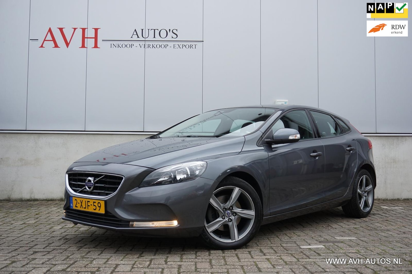 Volvo V40 - 1.6 T3 Summum 1.6 T3 Summum - AutoWereld.nl