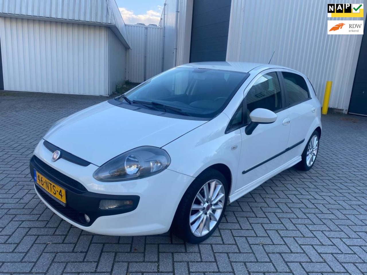 Fiat Punto Evo - 1.4 Racing / NAP / Nwe APK / Airco - AutoWereld.nl