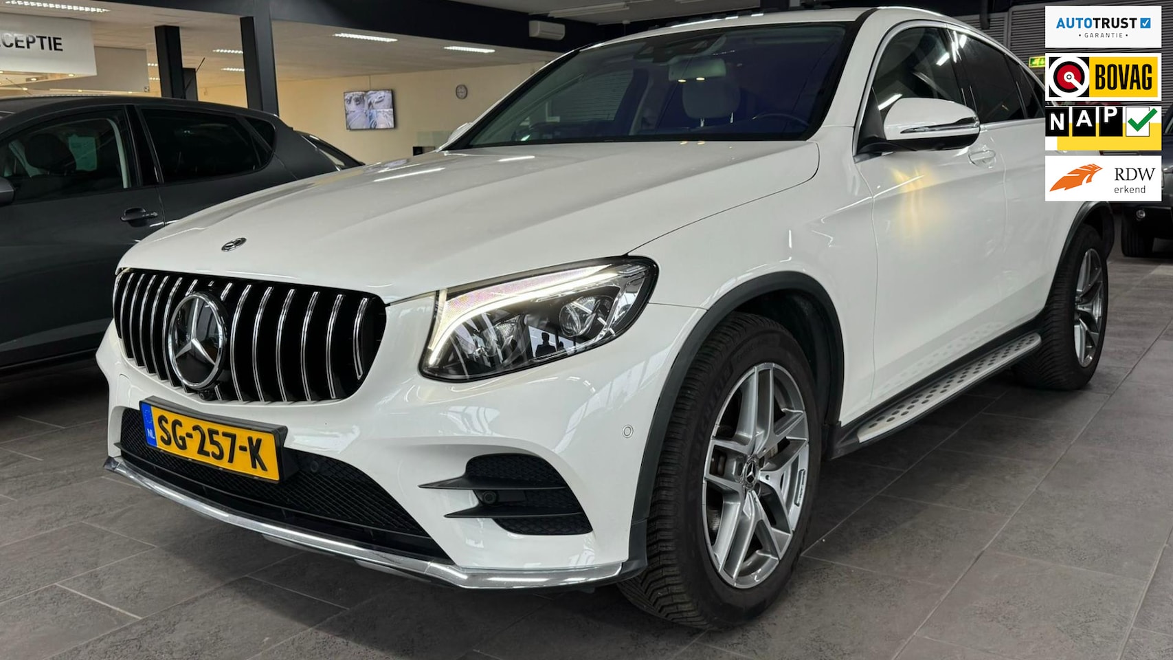 Mercedes-Benz GLC-klasse Coupé - 250 4MATIC Premium Plus AMG open dak leer navi trekhaak vol opties - AutoWereld.nl