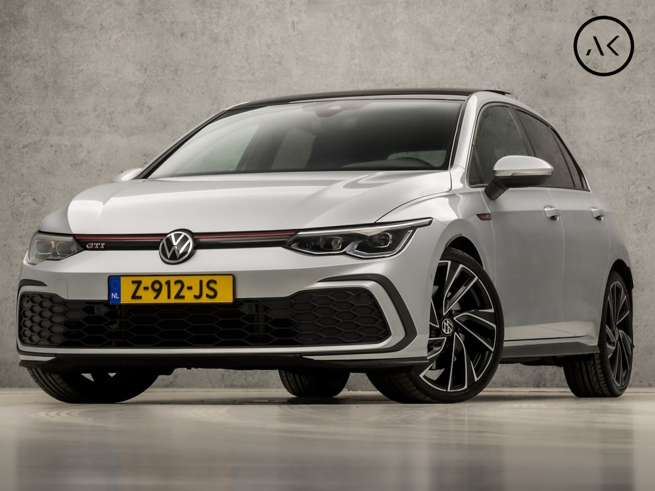 Volkswagen Golf - 2.0 TSI GTI 245Pk Automaat (FULL OPTION, SCHUIFDAK, APPLE CARPLAY, GROOT NAVI, SFEERVERLIC - AutoWereld.nl