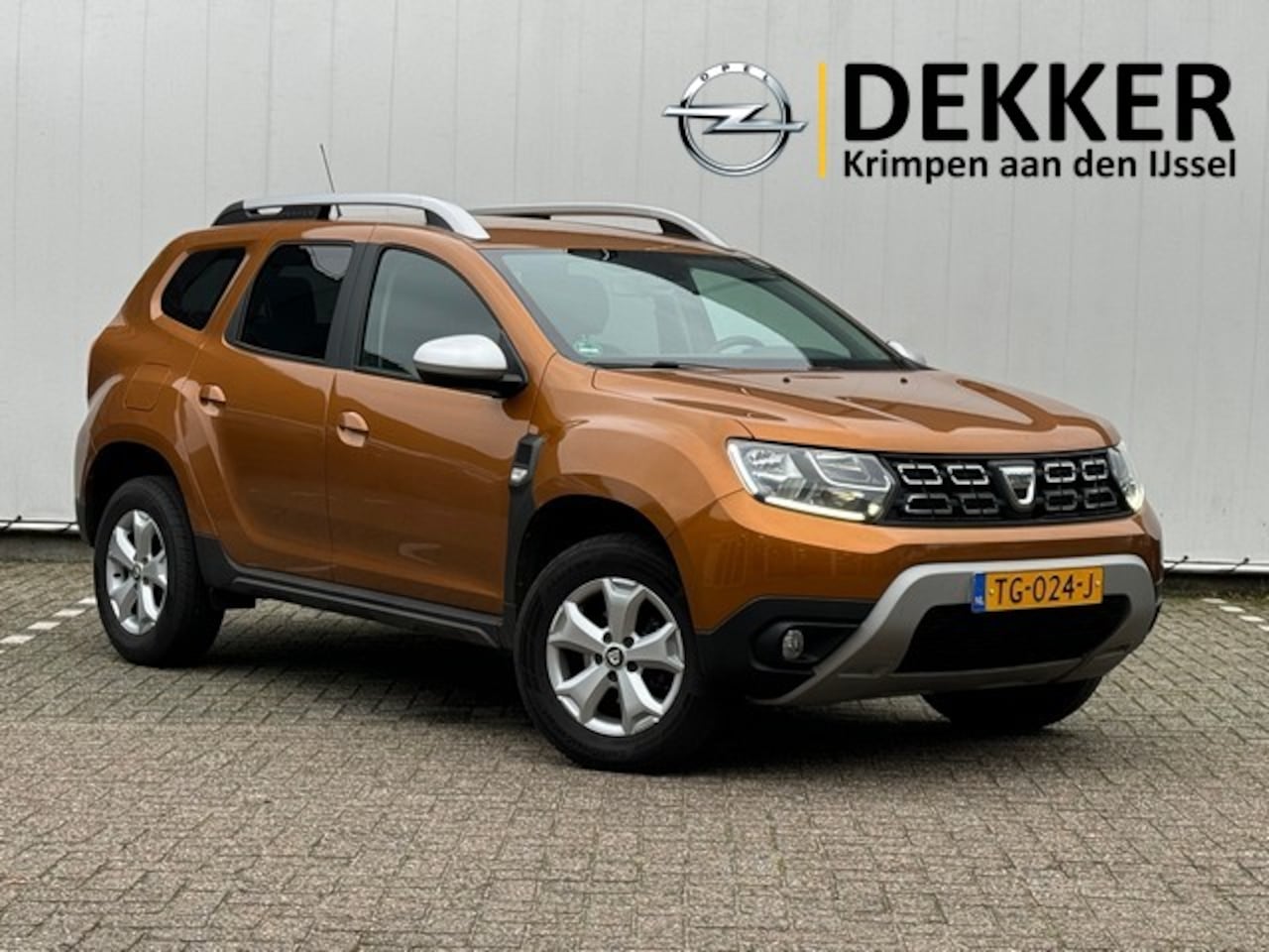 Dacia Duster - 1.2 TCe Prestige met Navi/Camera, Trekhaak, Dodehoek - AutoWereld.nl