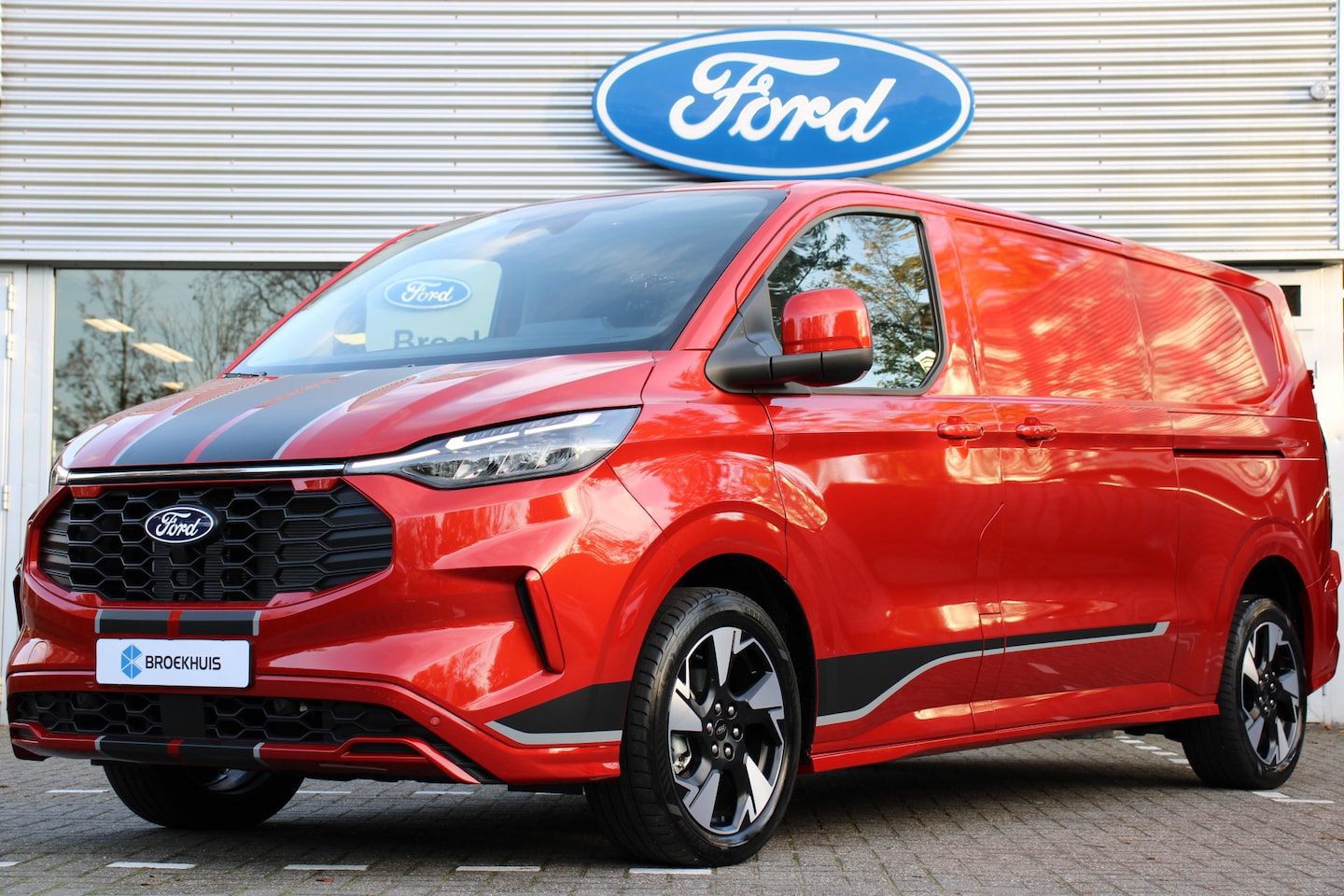 Ford Transit Custom - 300 2.0 TDCI L2H1 170PK SPORT AUTOMAAT | NL-AUTO! | WINTER PACK | ADAPT. CRUISE | ELEKT. S - AutoWereld.nl