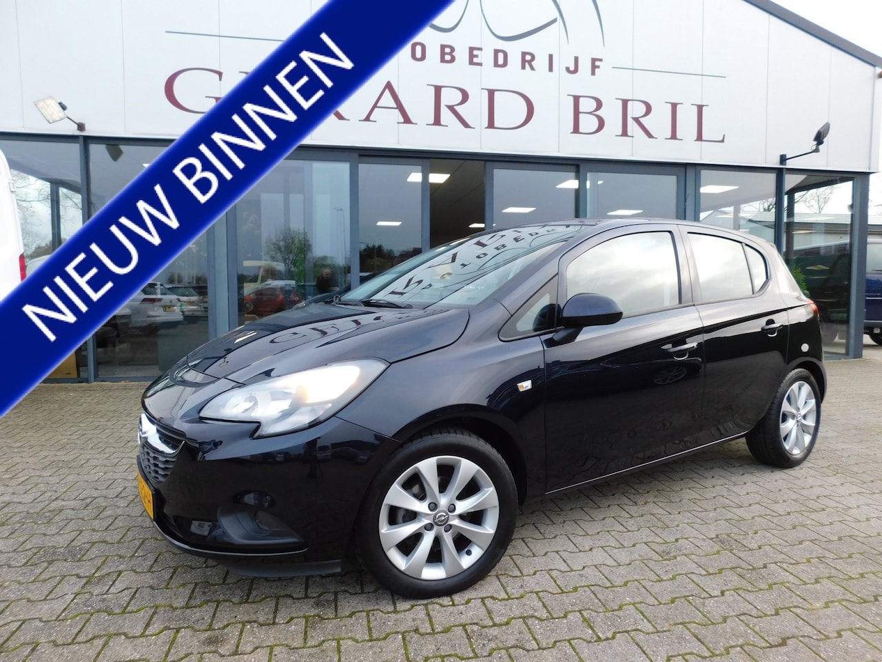 Opel Corsa - 1.4 Favourite 1.4 Favourite, Apple Carplay, Pdc, Trekhaak - AutoWereld.nl