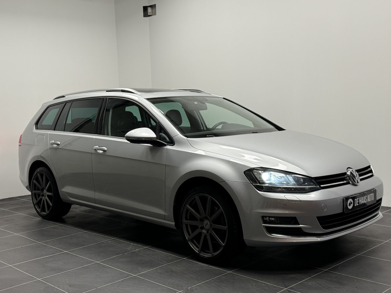 Volkswagen Golf Variant - 1.4 TSI 140pk Highline/Panodak/Trekhaak/Stoelverwarming - AutoWereld.nl