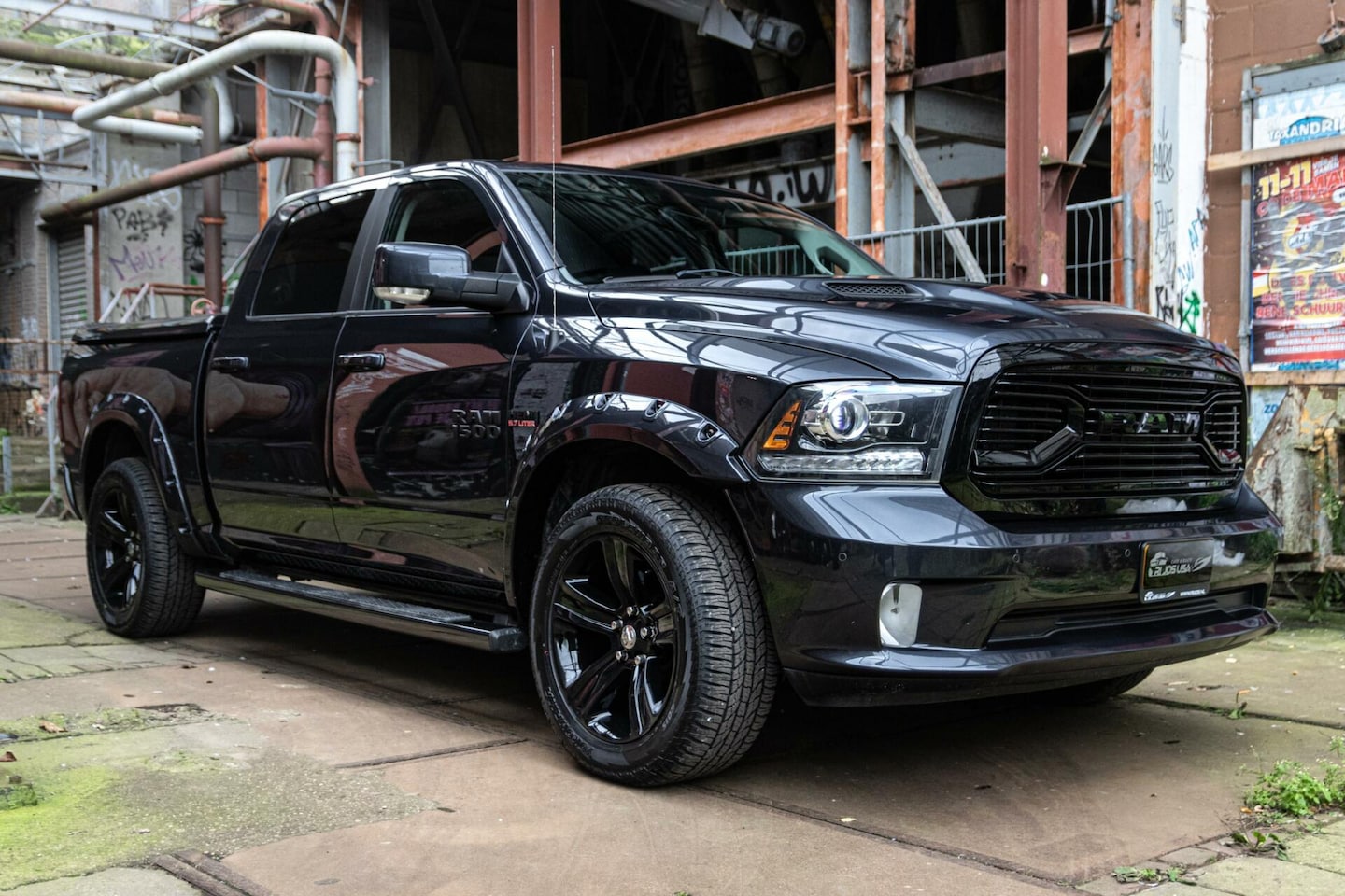 Dodge Ram 1500 - Sport Lage Bijtelling NAP Black edition LPG - AutoWereld.nl