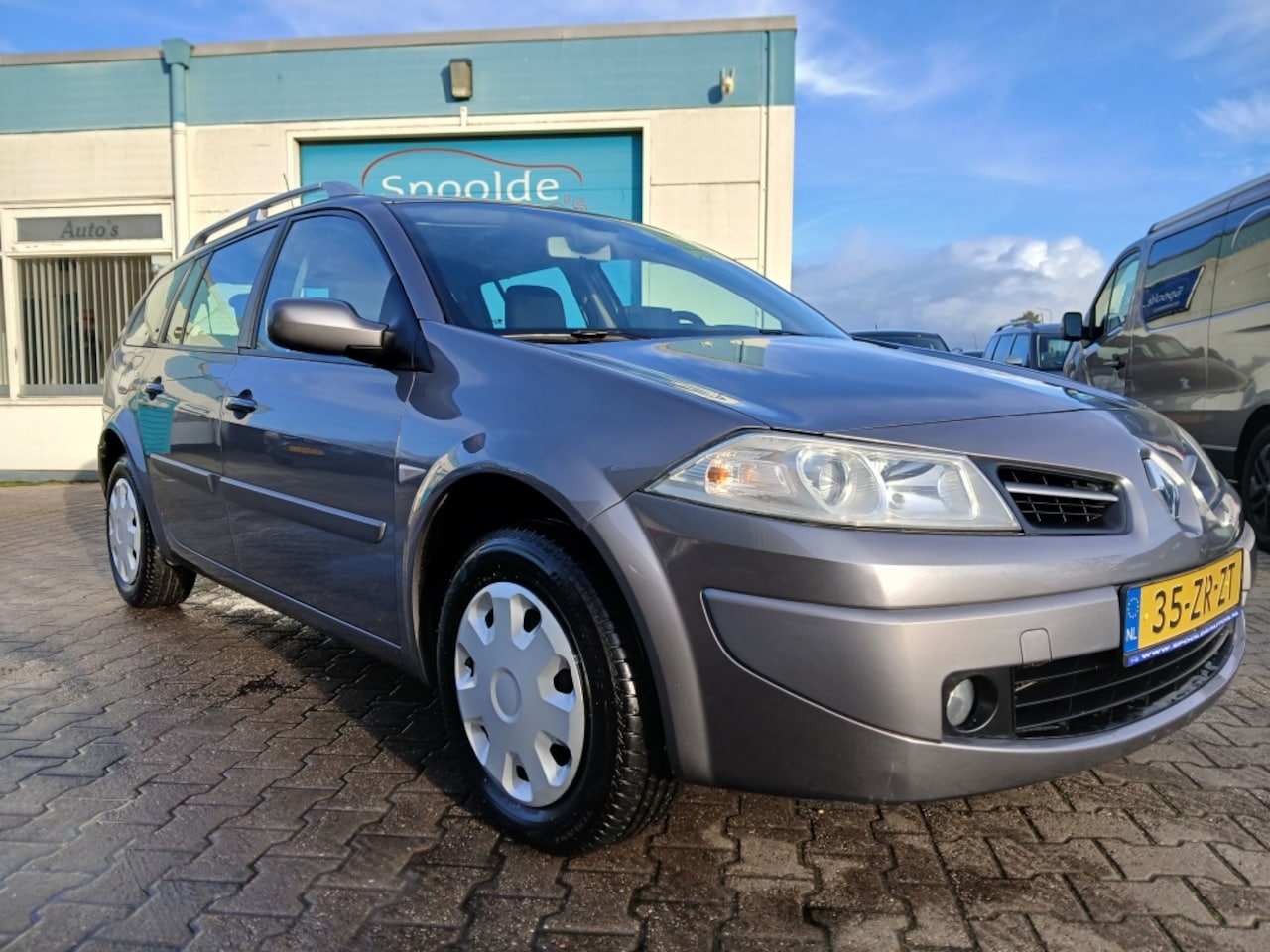 Renault Mégane Grand Tour - 1.6-16V 160.000Km Nap/Dealer onderhouden/Navigatie - AutoWereld.nl