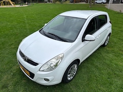 Hyundai i20 - 1.2i i-Motion *AIRCO*5drs*CRUISE-CONTROL*NIEUWE APK*ZEER NETTE AUTO