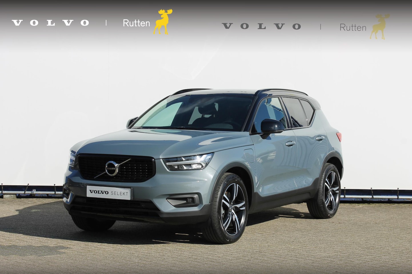 Volvo XC40 - T4 211PK Automaat Recharge R-Design Expression Standkachel / Verwarmbare voorruit / Stoelv - AutoWereld.nl