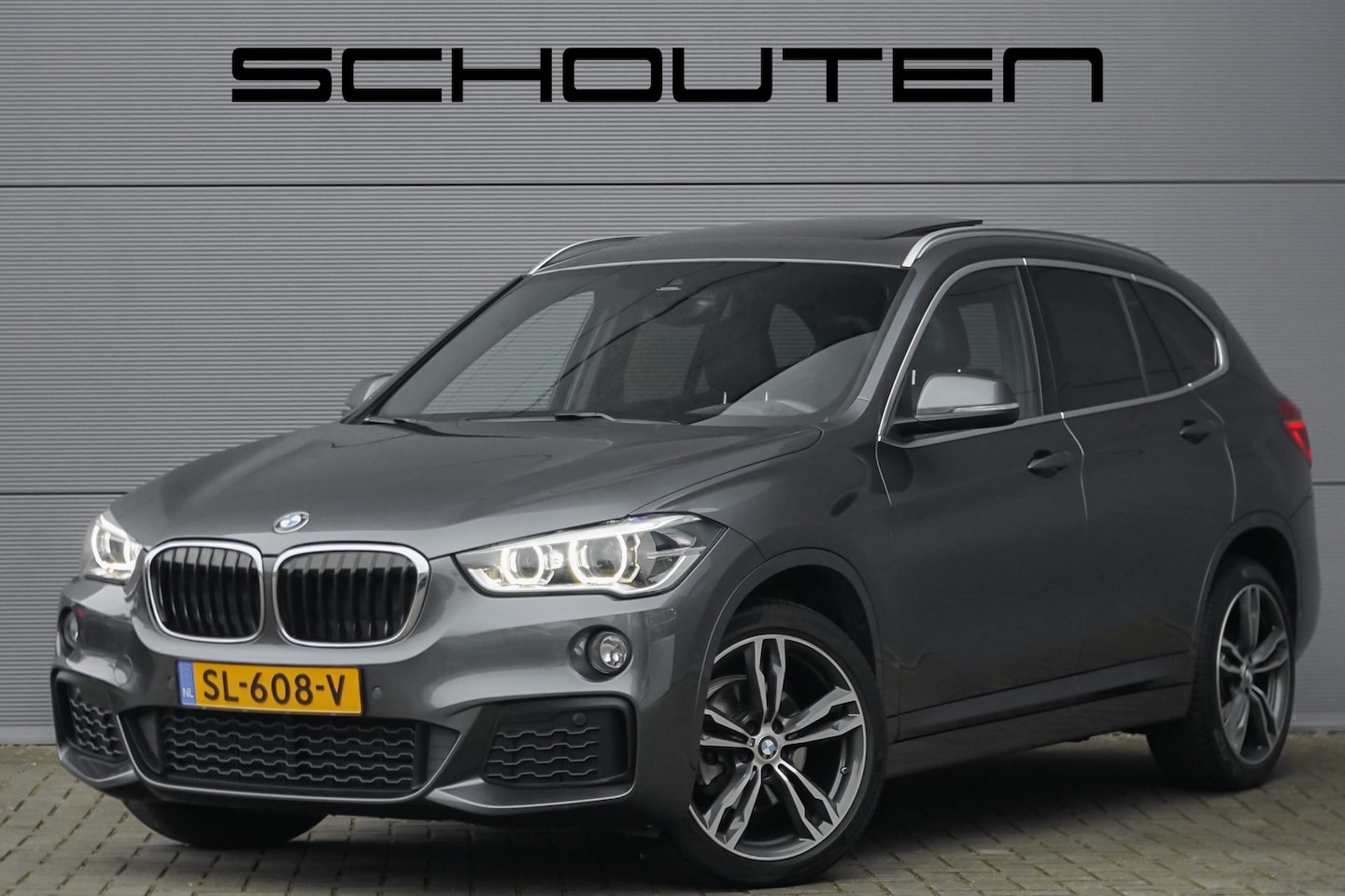 BMW X1 - sDrive18i M-Sport Pano Leder Navi 19" - AutoWereld.nl