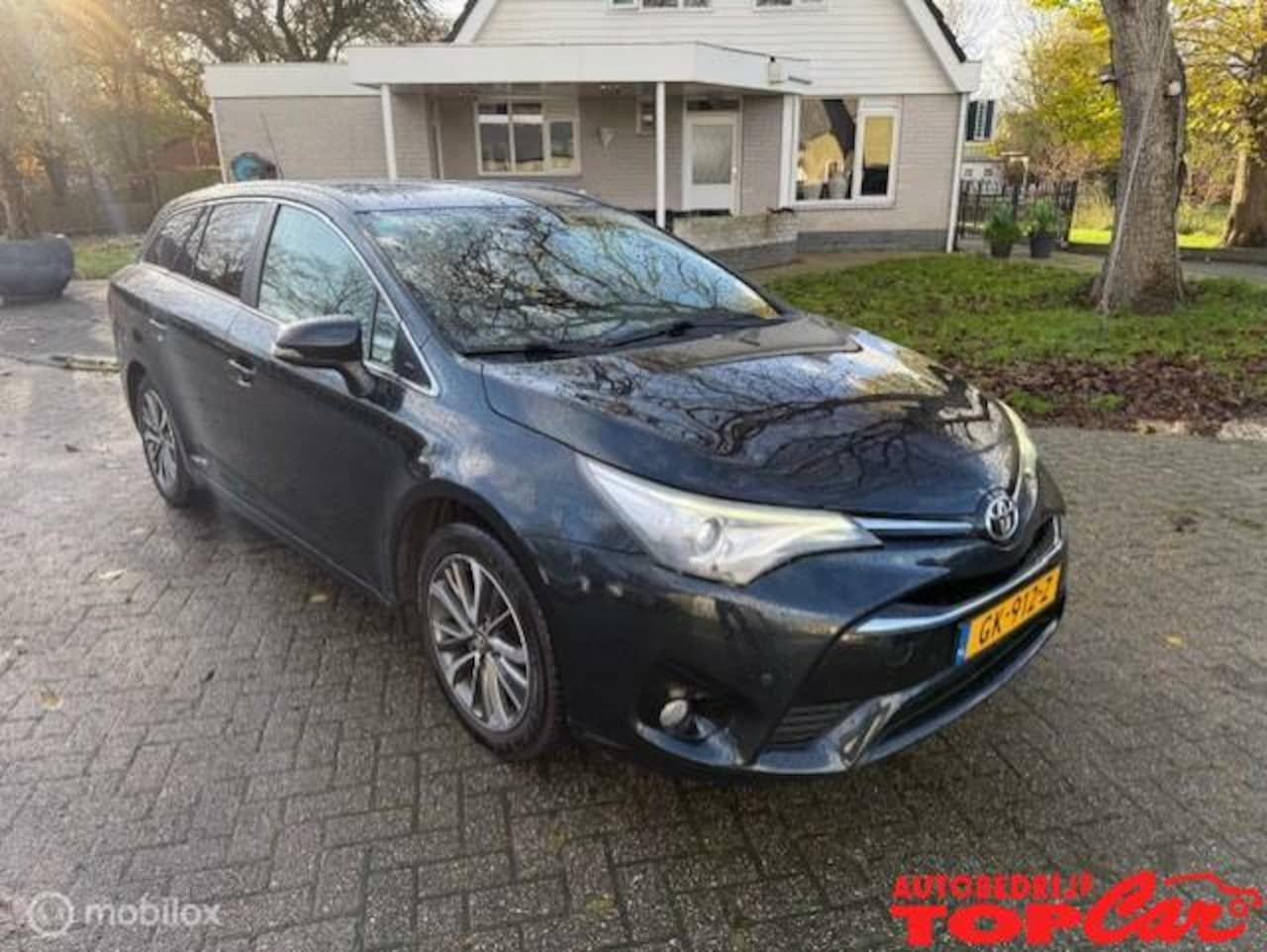 Toyota Avensis Touring Sports - 1.6 D-4D-F Lease Pro 1.6 D-4D-F Lease Pro, Leder!!! - AutoWereld.nl