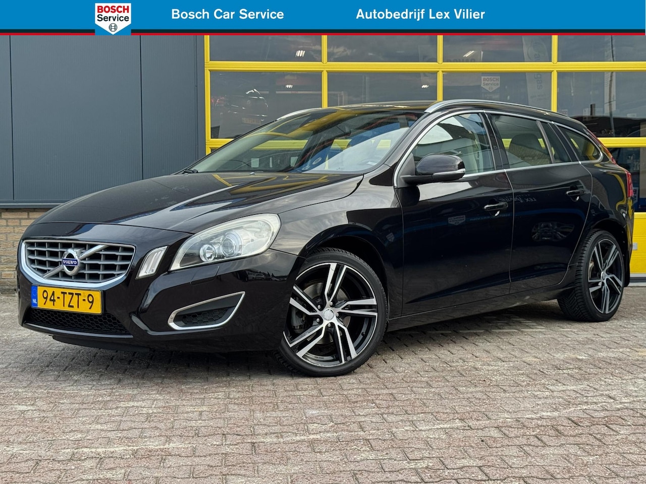 Volvo V60 - 1.6 T3 Summum 1.6 T3 Summum - AutoWereld.nl