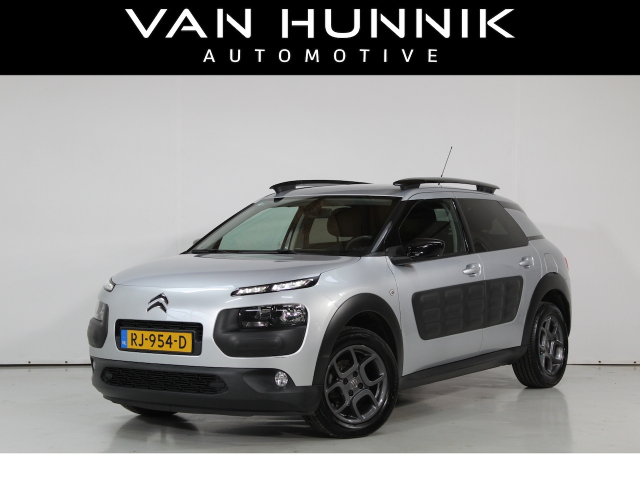 Citroën C4 Cactus - 1.2 PureTech Shine | Camera | Trekhaak | Nwe DB-Riem | Dealer OH - AutoWereld.nl