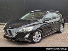 Ford Focus Wagon - 1.0 EcoBoost Titanium Business | Trekhaak | Stoelverwarming | Key-less Start + Entry | App