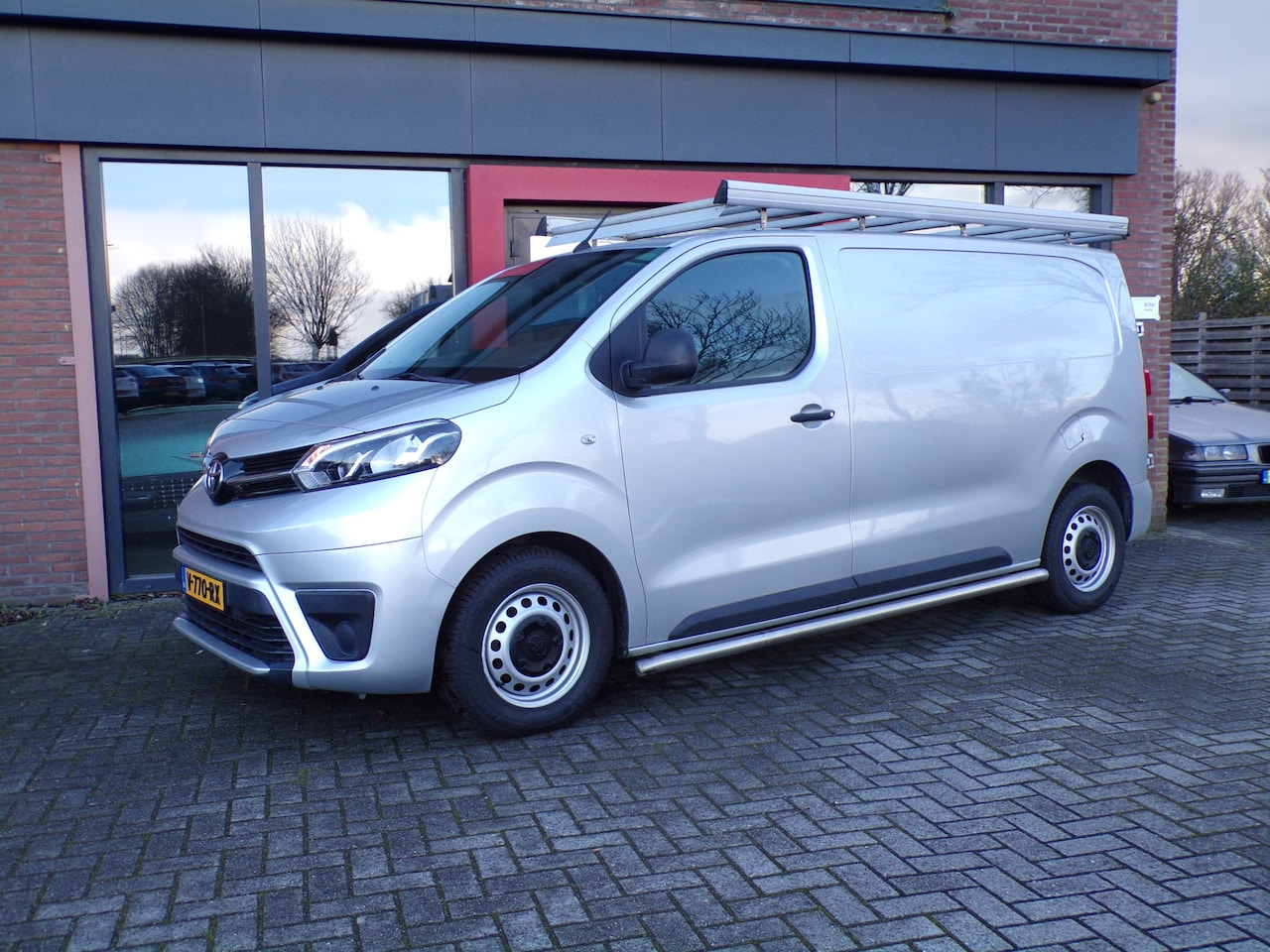 Toyota ProAce Worker - 2.0 D-4D Navigator Navi Cruise Trekhaak NAP - AutoWereld.nl