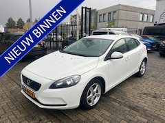 Volvo V40 - 1.6 T2 120pk Kinetic Climate-Cruisecontrol Navigatie Pdc Afn.Trekhaak Slechts 65.000 km N.