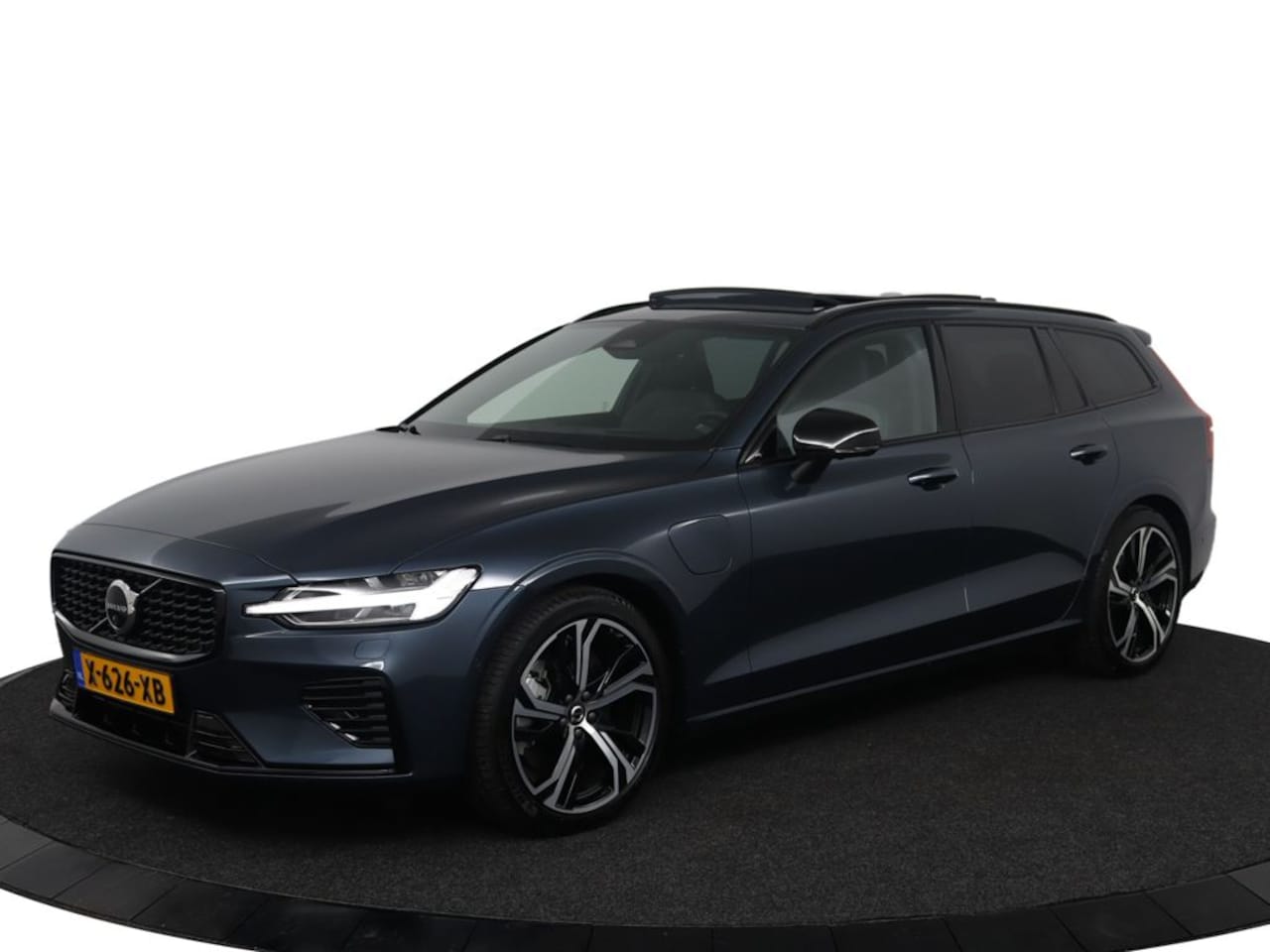 Volvo V60 - T6 Recharge AWD Ultimate Dark - AutoWereld.nl