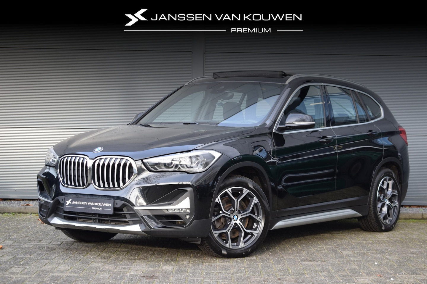 BMW X1 - xDrive25e eDrive Edition xLine Trekhaak Panoramadak Head-Up Stoel-Stuurverwarming - AutoWereld.nl