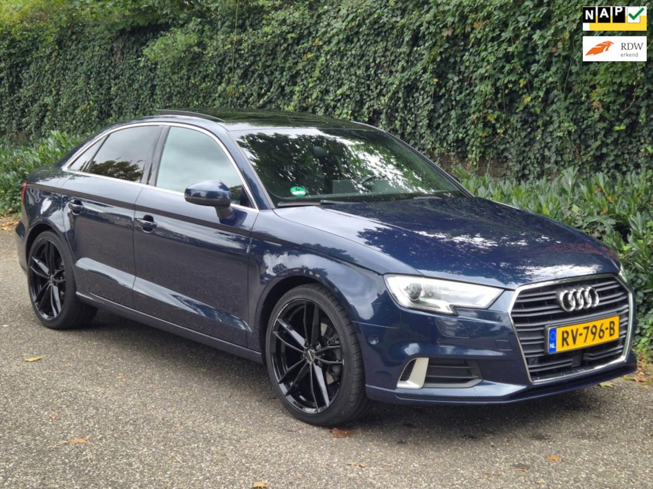 Audi A3 Limousine - 1.4 TFSI CoD Sport S Line Edition ACC PANO CARPLAY FULL OPTION - AutoWereld.nl