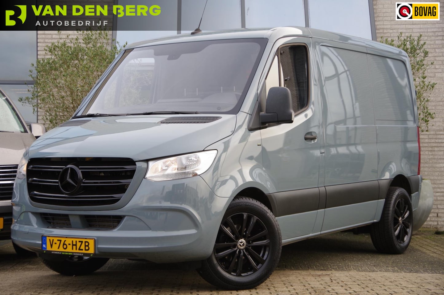 Mercedes-Benz Sprinter - 143PK 2.2 CDI L1H1 3-ZITS, AUT. CAMERA, TREKHAAK, STOELVERWARMING, APPLE CARPLAY, CLIMA, S - AutoWereld.nl