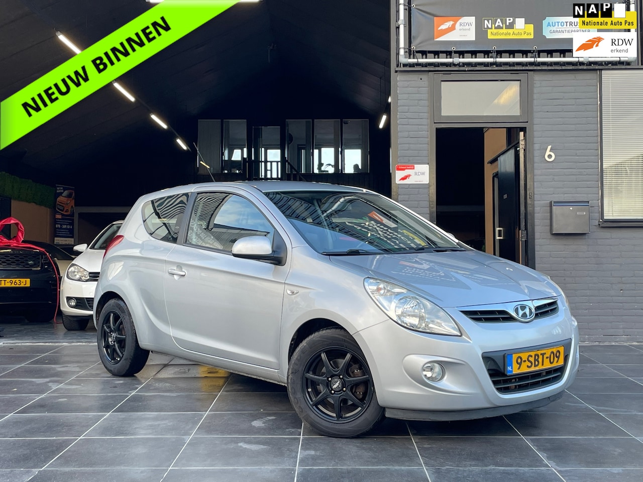 Hyundai i20 - 1.4i DynamicVersion|Airco|Elek. Ramen|APK - AutoWereld.nl