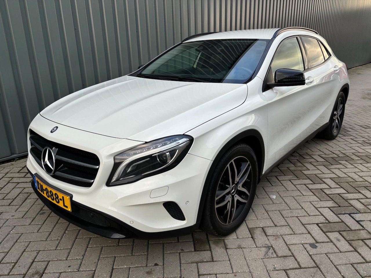 Mercedes-Benz GLA-Klasse - 180d Ambition - Keyless Go - Achteruitrijcamera - AutoWereld.nl