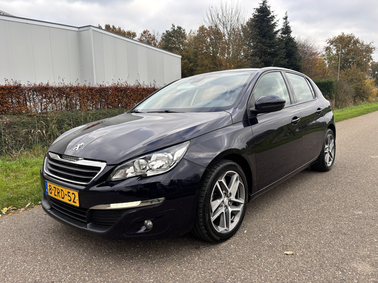 Peugeot 308 - 1.2 e-THP Blue Lease / AIRCO / NAVI / CRUISE / 158dkm! NAP! - AutoWereld.nl