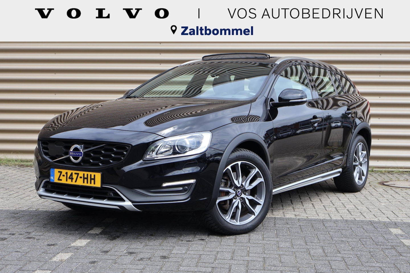 Volvo V60 Cross Country - 2.0 T5 AWD Summum Luxury Line | Full Options Unieke auto - AutoWereld.nl