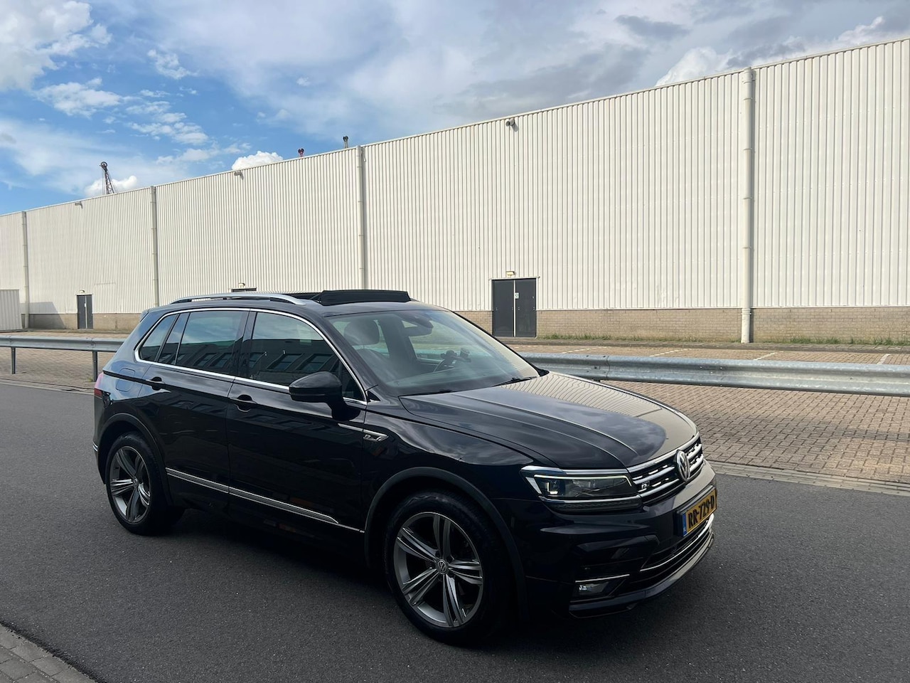 Volkswagen Tiguan - 1.4 TSI ACT Comfortline Business R 1.4 TSI ACT Comfortline Business R - AutoWereld.nl