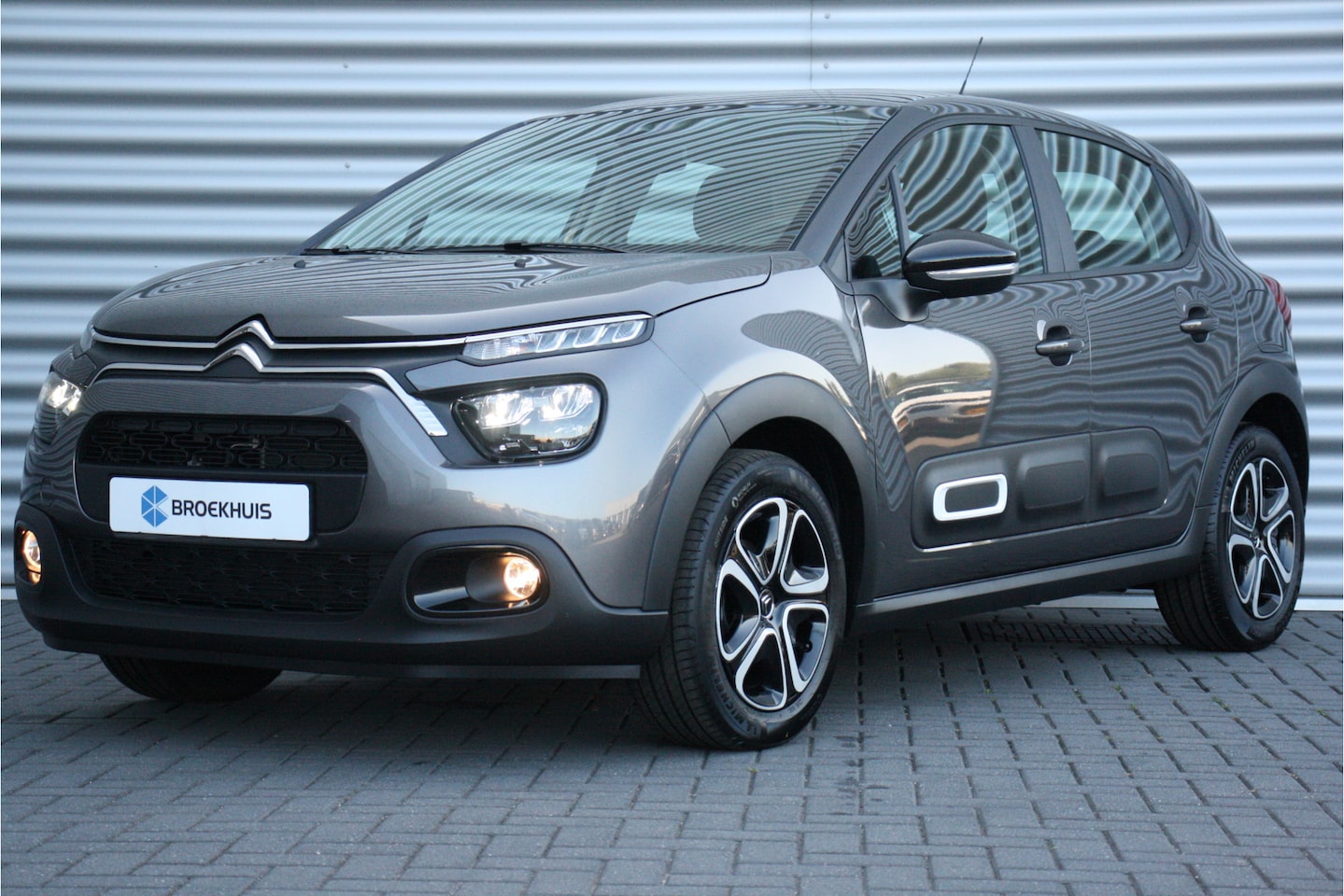 Citroën C3 - 1.2 PureTech 82pk Plus VOORRAAD-ACTIE! | Navigatie | Full-LED | Parkeersensoren | Cruise C - AutoWereld.nl