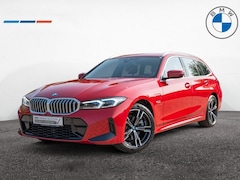 BMW 3-serie Touring - 330e M-SPORT (LCI) * LED, ROT LEDER, LIFE COCKP. PROF, PANORAMA, TREKH, 18-inch LMV * 1e E