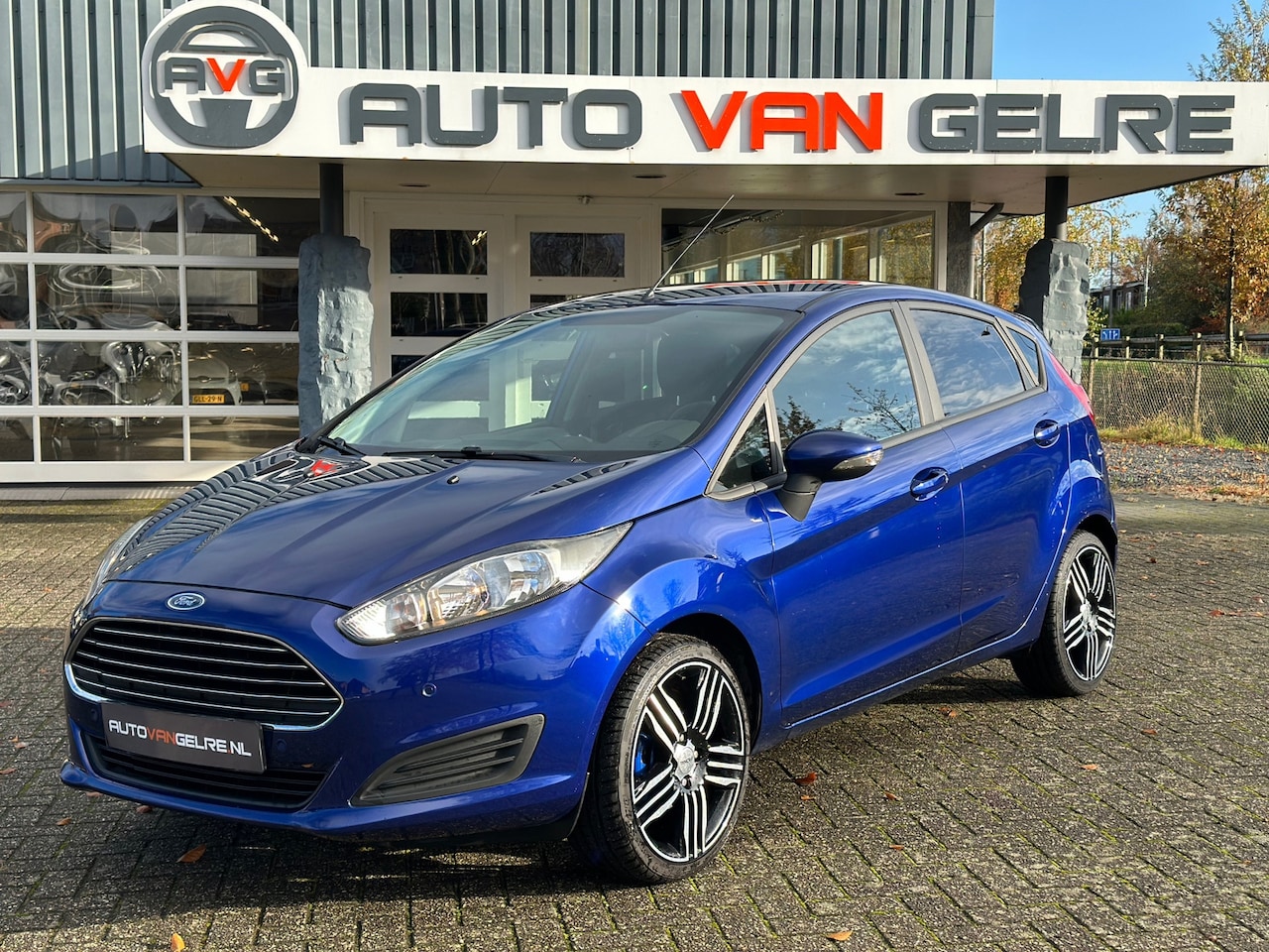 Ford Fiesta - 1.25 4-Cilinder 82PK*5DRS*PDC V+A*Clima*Stoelvw*17LMV - AutoWereld.nl