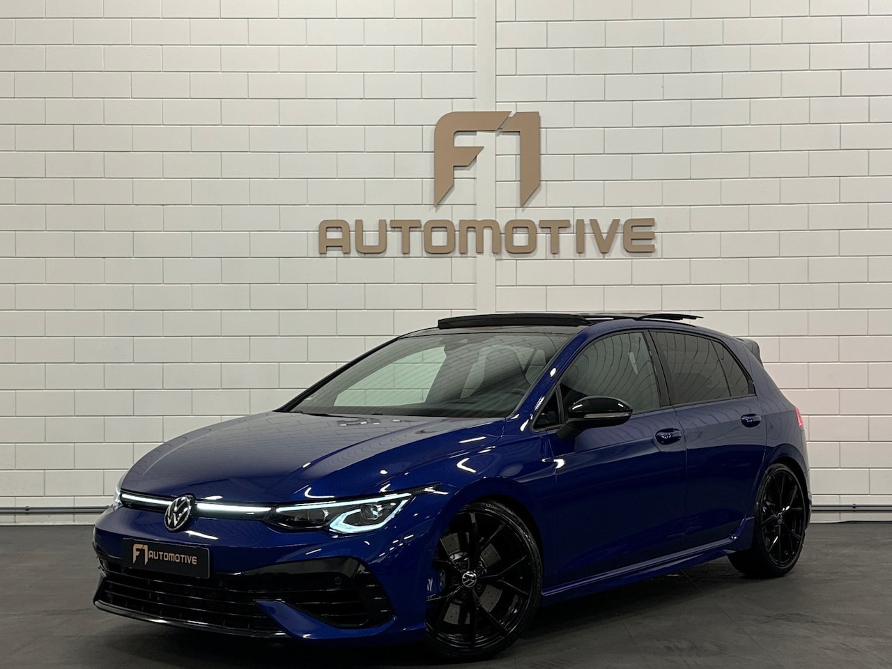 Volkswagen Golf - 2.0 TSI R 4M Performance Pano|Akra|Leer|HUD - AutoWereld.nl