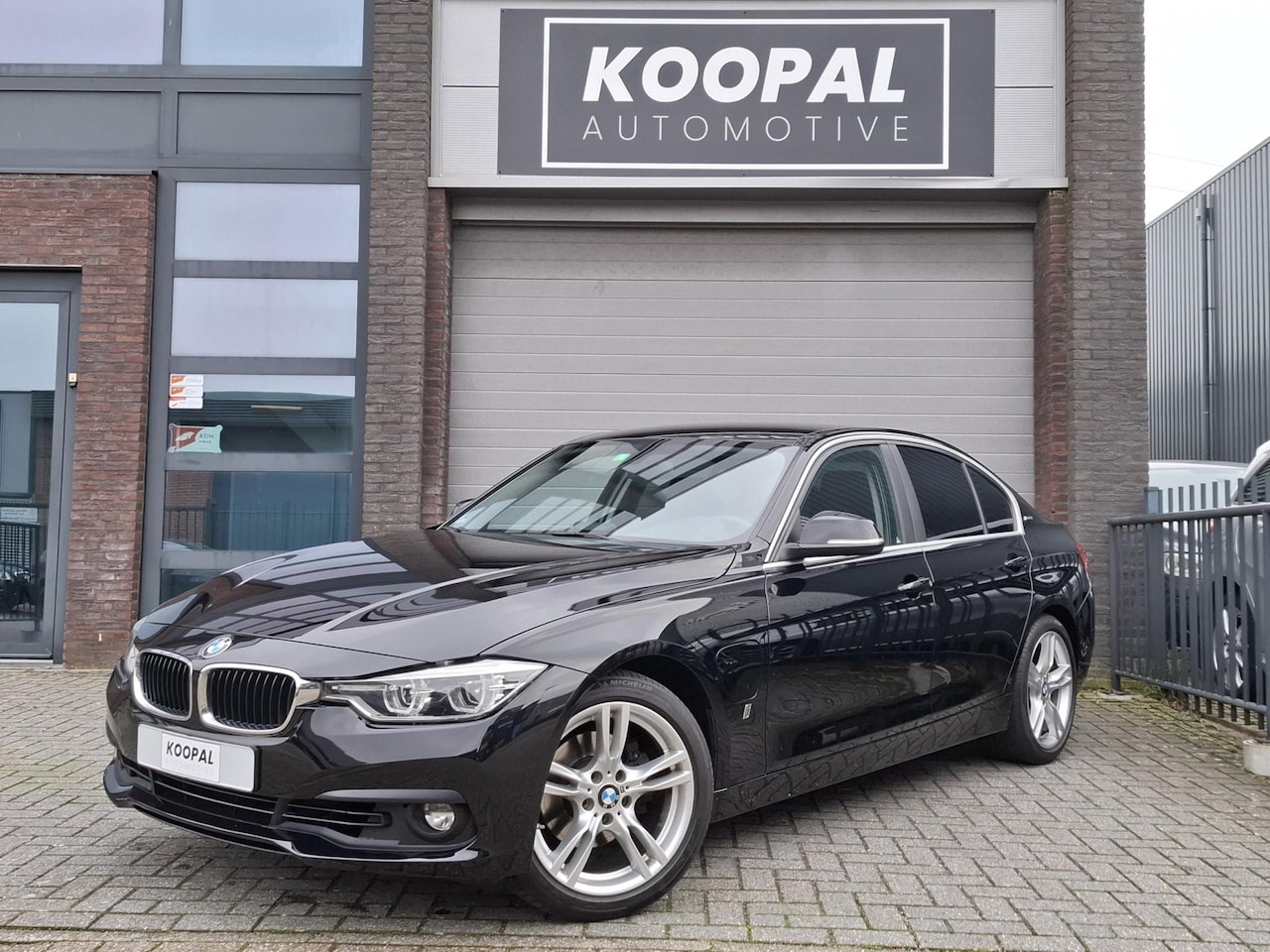 BMW 3-serie - 330e Executive| LED | 18'' M-sport | Dealer Onderhouden | BTW | Hifi - AutoWereld.nl