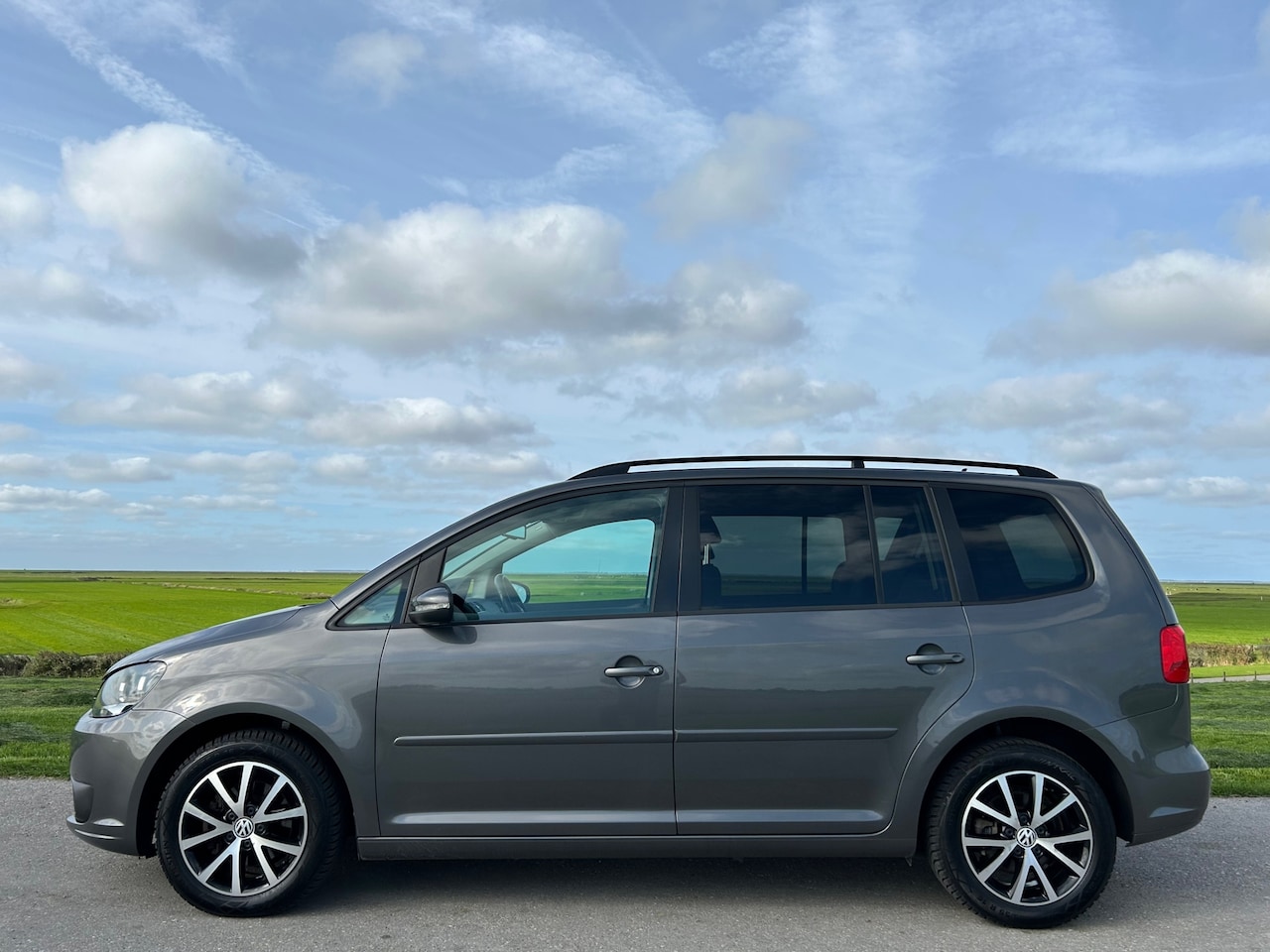 Volkswagen Touran - 1.4 TSI Highline 1.4 TSI Highline - AutoWereld.nl