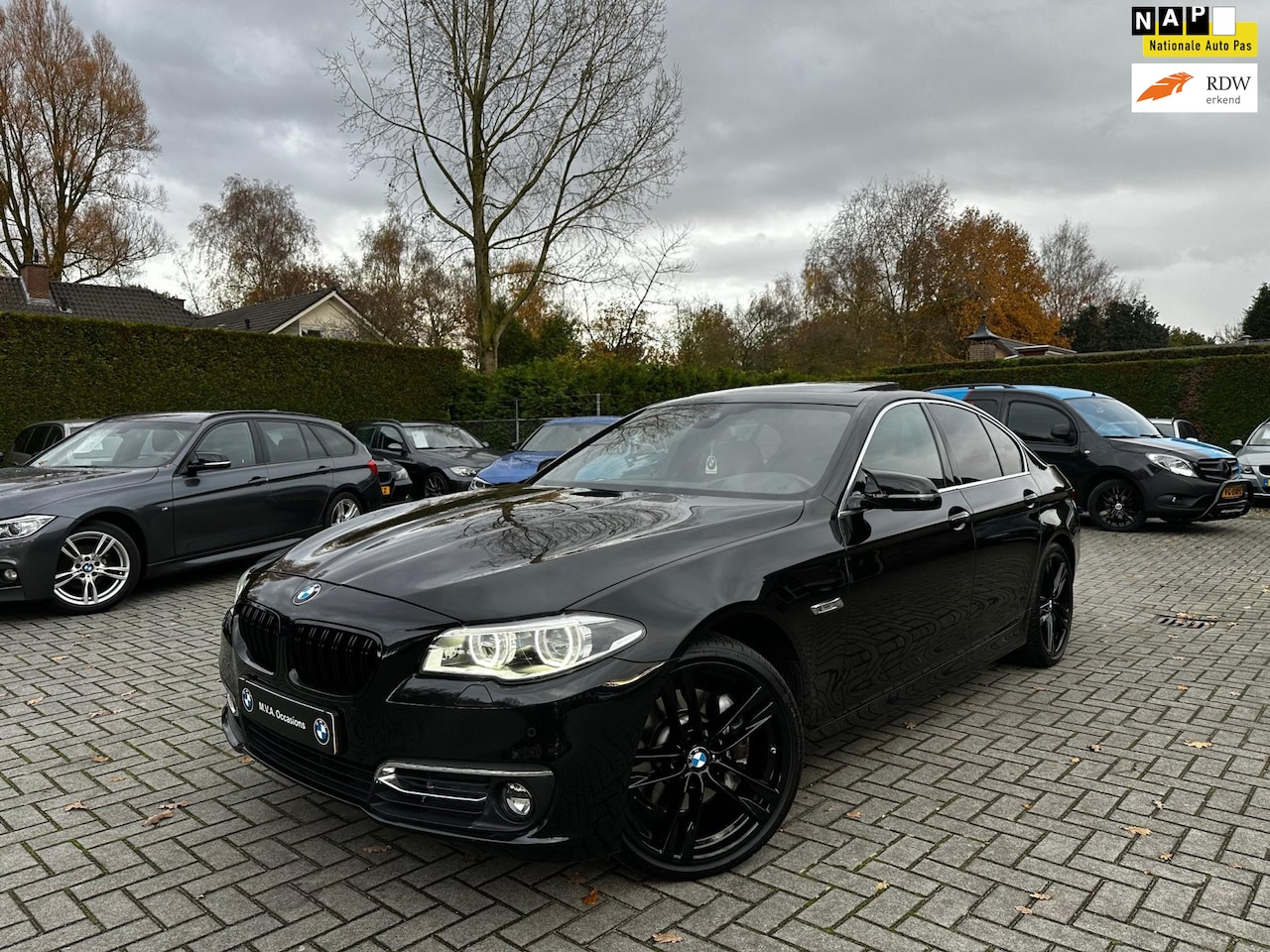 BMW 5-serie - 528xi High Executive|Nwe Ketting|Head Up|Keyless entree|Navigatie|Climate control|Leder|Sp - AutoWereld.nl