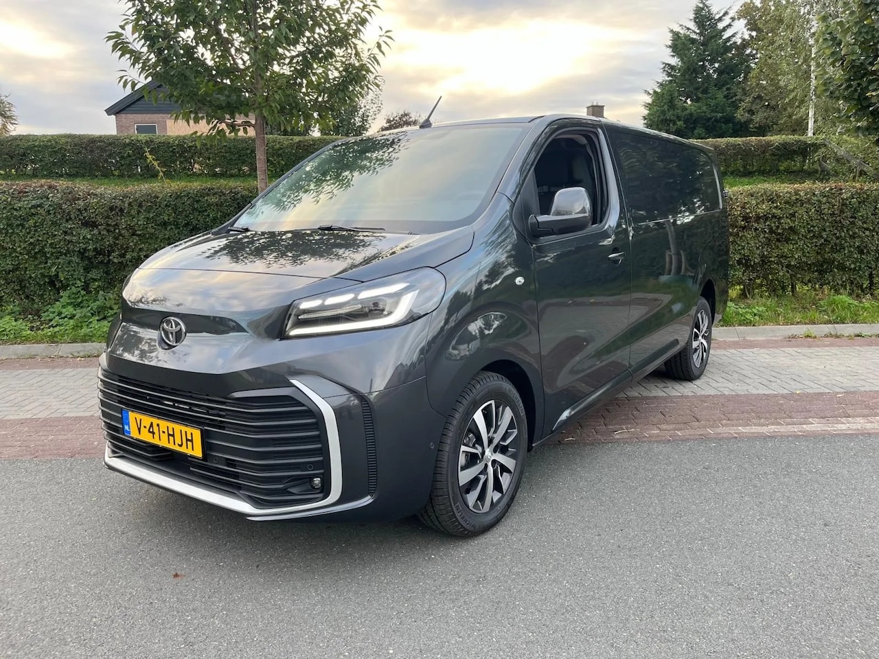 Toyota PROACE Long Worker - 145 pk , Automaat 2.0 D-4D Professional - AutoWereld.nl