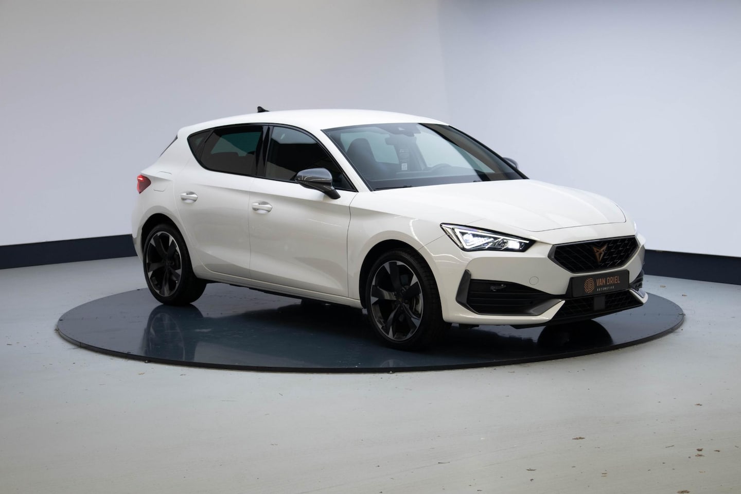 CUPRA Leon - 1.4 e-Hybrid Essential - AutoWereld.nl