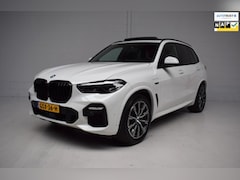 BMW X5 - XDrive45e M-SPORT PANORAMADAK / LED / LEER / CAMERA / BTW / TREKHAAK / CARPLAY / ADAPT.CRU