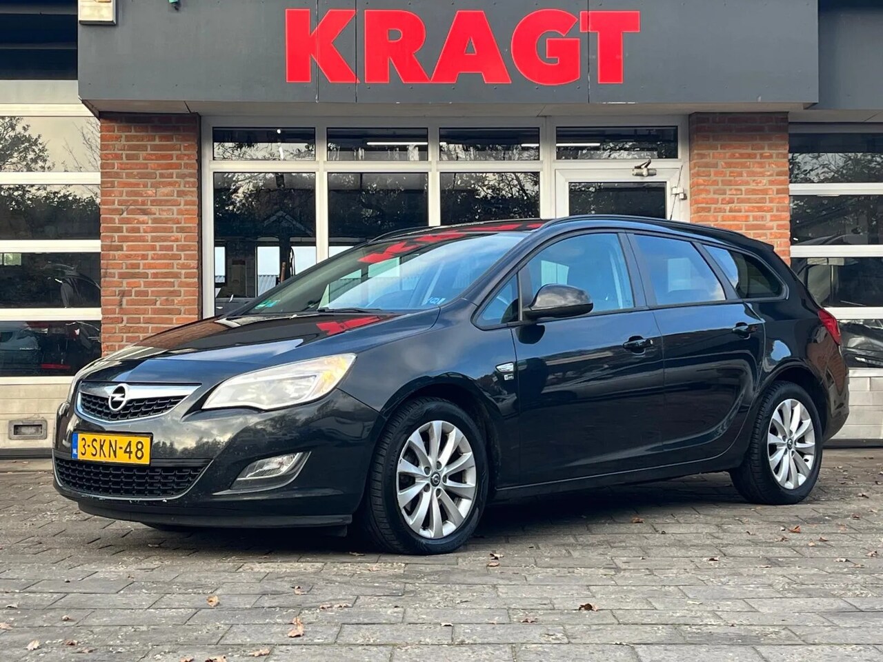 Opel Astra Sports Tourer - Sport 1.7 CDTi 110 pk - lichtmetaal - trekhaak - winterpack - AutoWereld.nl