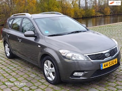 Kia Cee'd Sporty Wagon - 1.4 CVVT Navigator Plus Pack 1e eigenaar dealer onderhouden airco