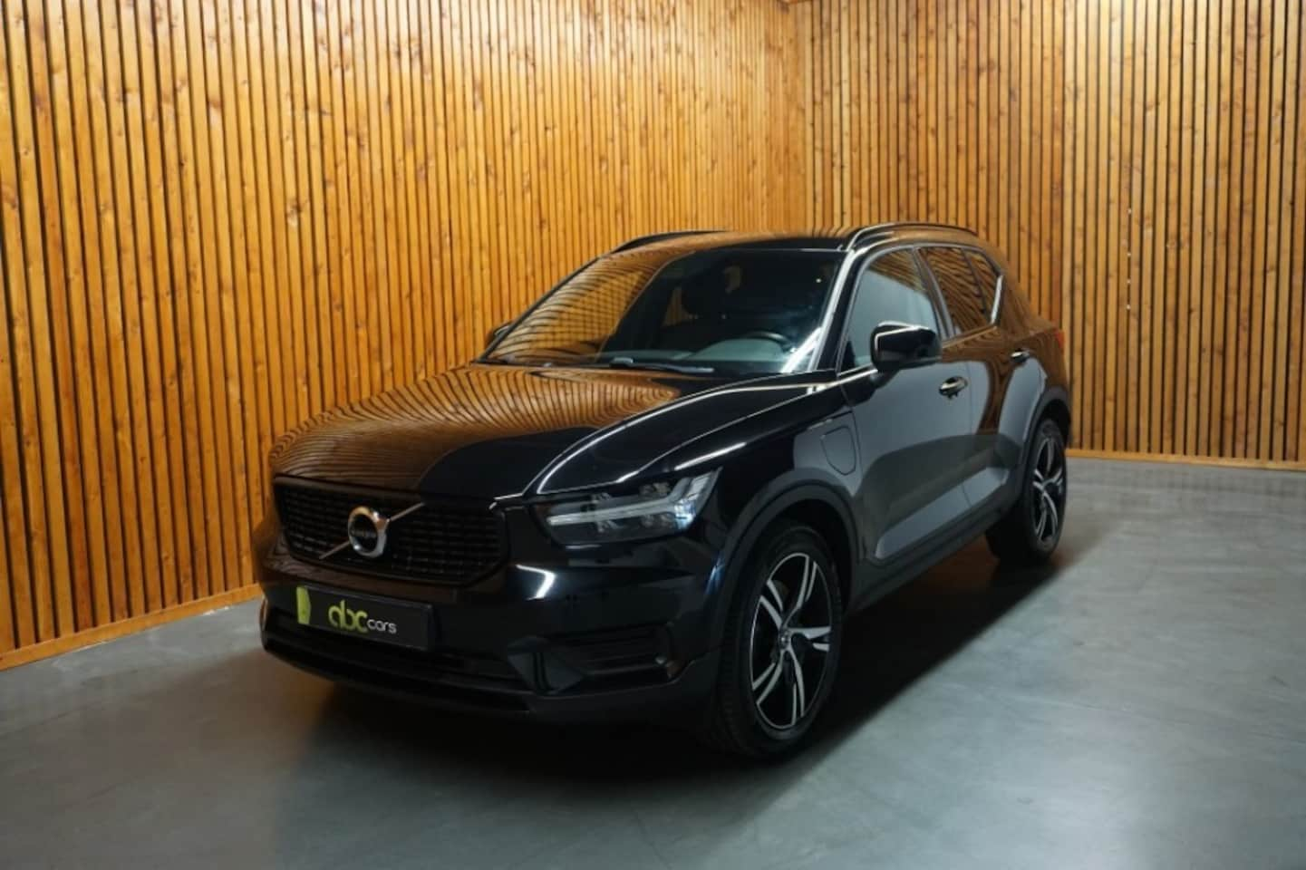 Volvo XC40 - 1.5 T5 TWIN ENGINE PLUG-IN HYBRID R-DESIGN AUTOMAAT - AutoWereld.nl