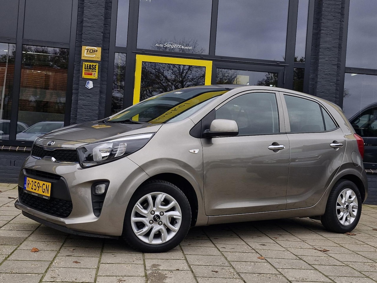 Kia Picanto - 1.0 CVVT DynamicLine 5-deurs | Park.Camera | Navi | Lm velgen |Apple Carplay | Android Aut - AutoWereld.nl