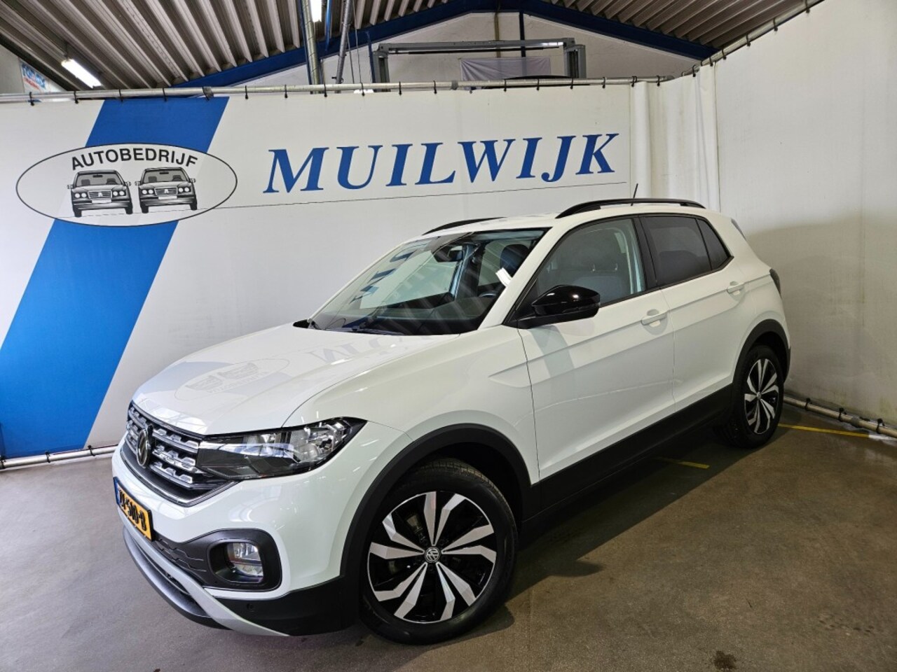 Volkswagen T-Cross - 1.0 TSI Life / Navi / Adaptive Cruise / NL Auto - AutoWereld.nl