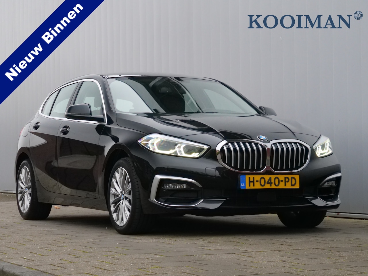 BMW 1-serie - 118i 141pk Executive Edition LED / Navigatie / 17 Inch / Leder - AutoWereld.nl