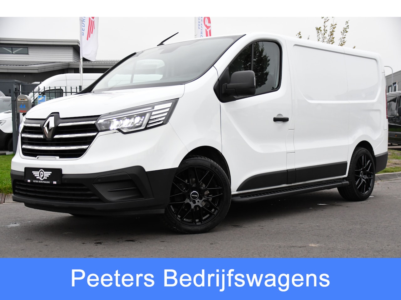 Renault Trafic - 2.0 dCi T29 L1H1 PB Edition Camera, Cruise, Carplay, LED, Sensoren, Trekhaak, Multimedia, - AutoWereld.nl