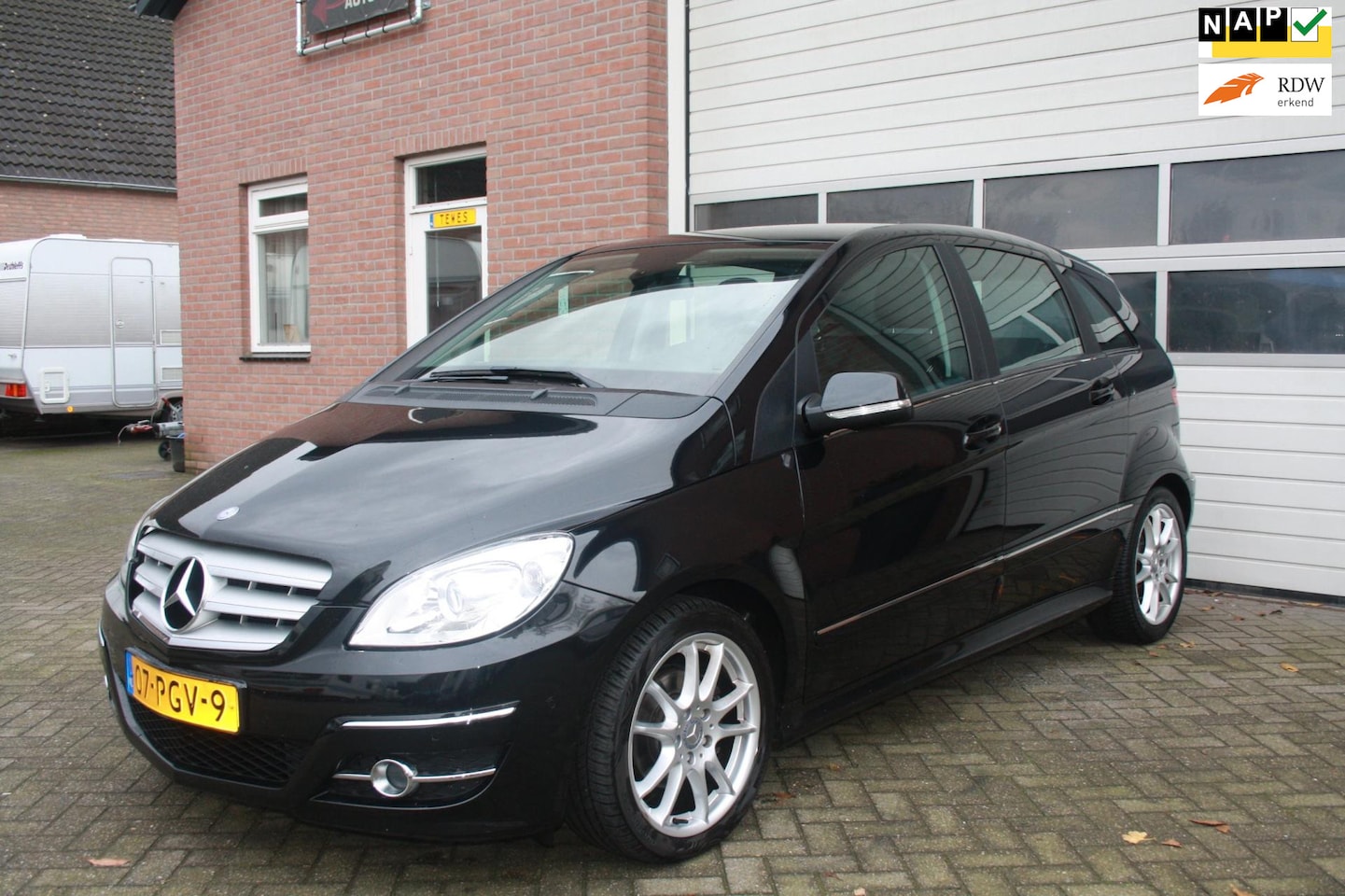 Mercedes-Benz B-klasse - 180 Airco Trekhaak Licht Metalen Velgen Parkeer Sensoren Zeer Nette Auto!!! - AutoWereld.nl