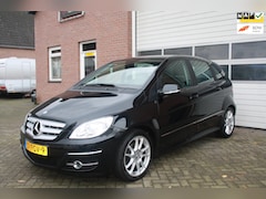 Mercedes-Benz B-klasse - 180 Airco Trekhaak Licht Metalen Velgen Parkeer Sensoren Zeer Nette Auto