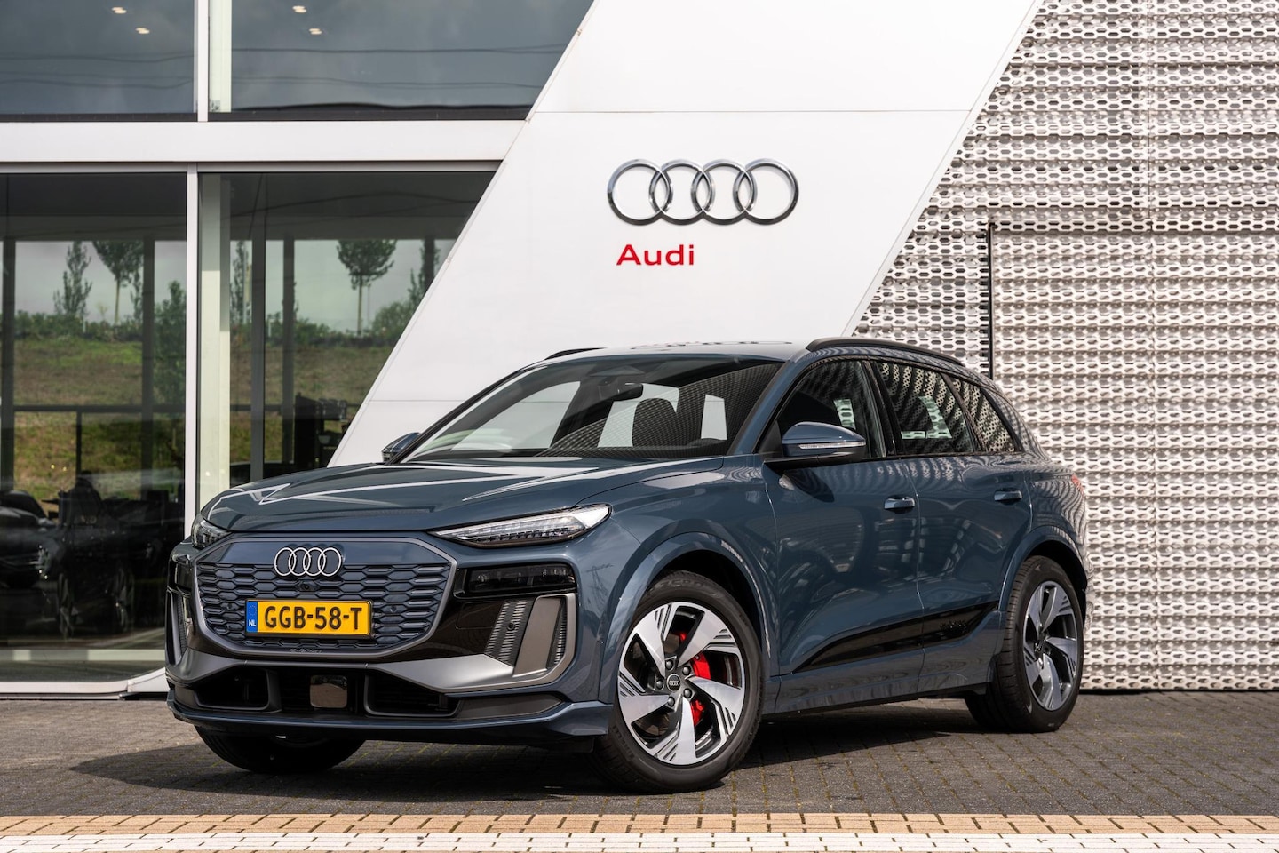 Audi Q6 e-tron - First Edition 55 285kW/388pk 100Kwh Hatchba ck Elektr. aandrijving quattro - AutoWereld.nl