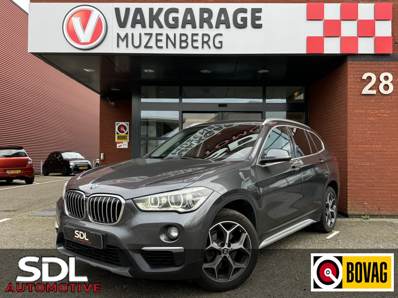 BMW X1 - sDrive18i High Executive Edition // NAVI // LEDEREN BEKLEDING // CRUISE // ELEK. ACHTER KL - AutoWereld.nl